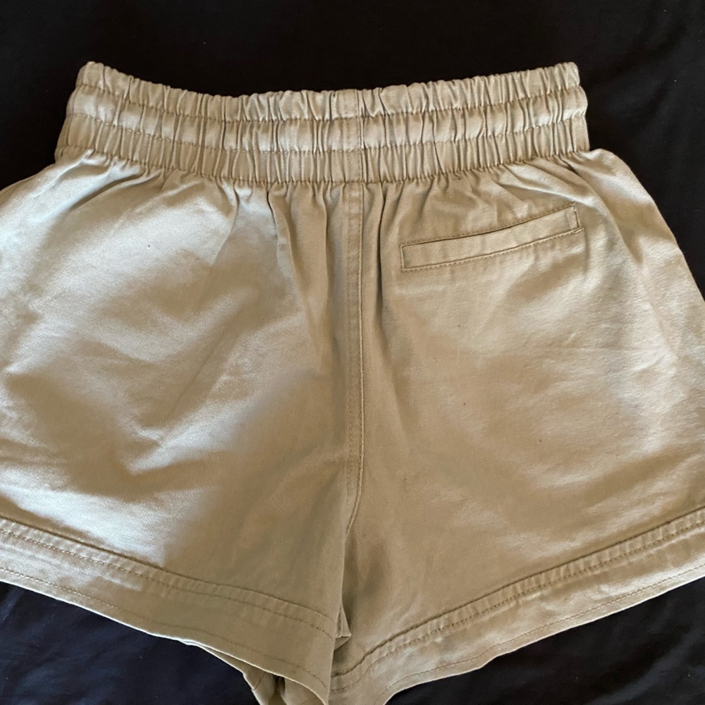 Shorts - Picture 2 of 3